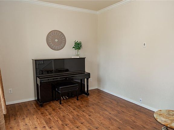4th image of 5000 Spicewood Dr