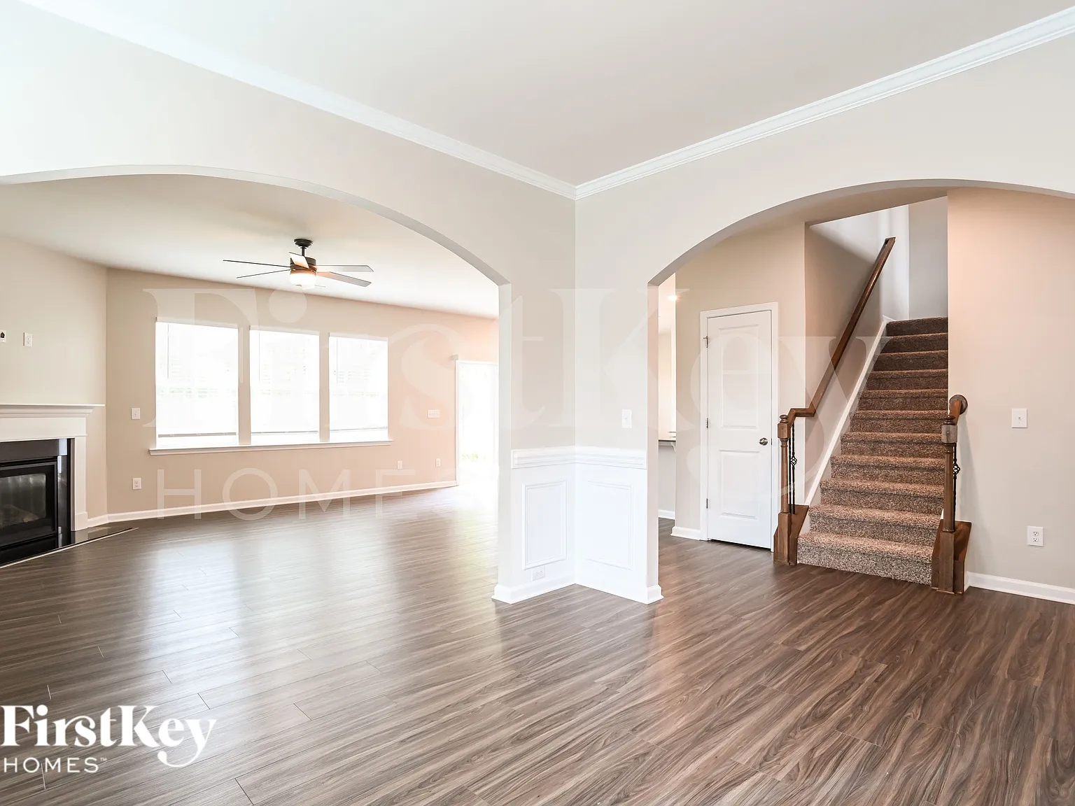 4 bed, 2.5 bath, 2727 sqft, $2,715 — Photo 4