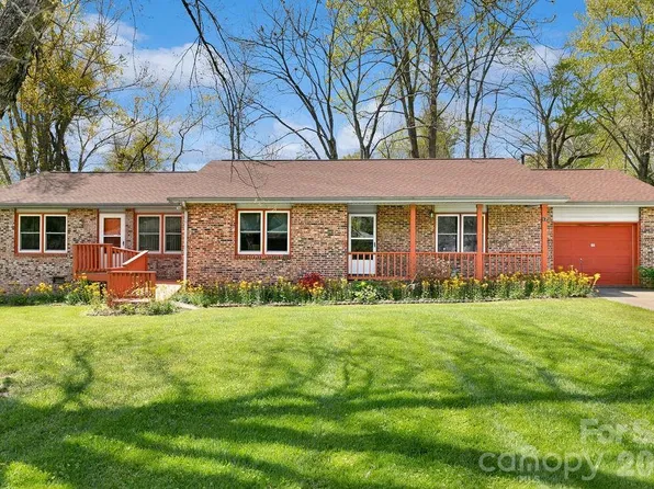 17 Resada Dr, Brevard, NC 28712