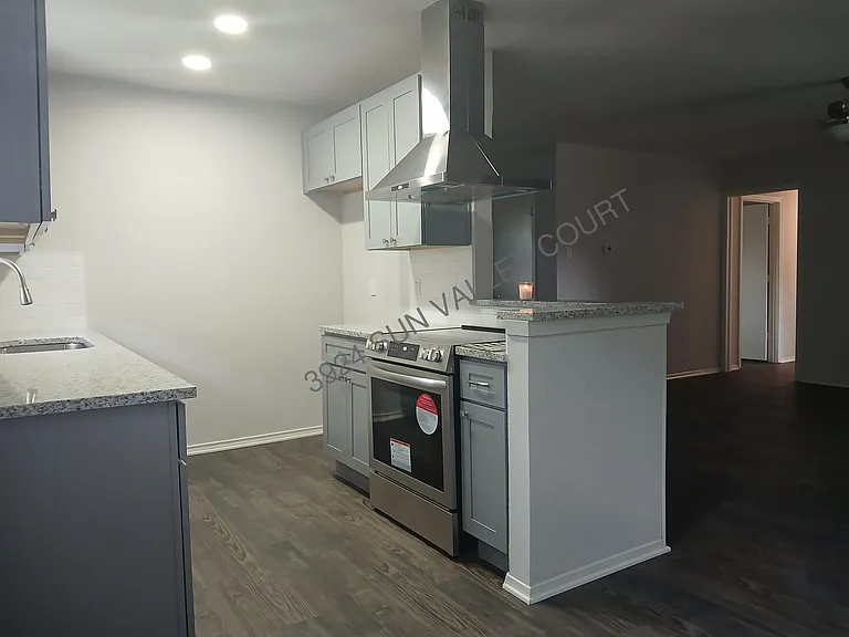 3924 Sun Valley Ct — Photo 4