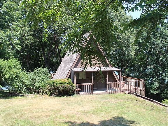 2nd image of 398 Knollridge Cir