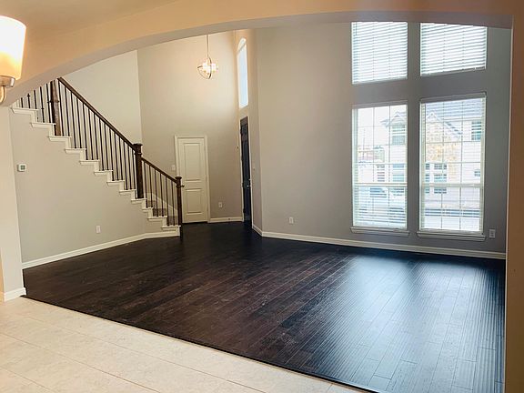 3rd image of 1573 Joy Dr