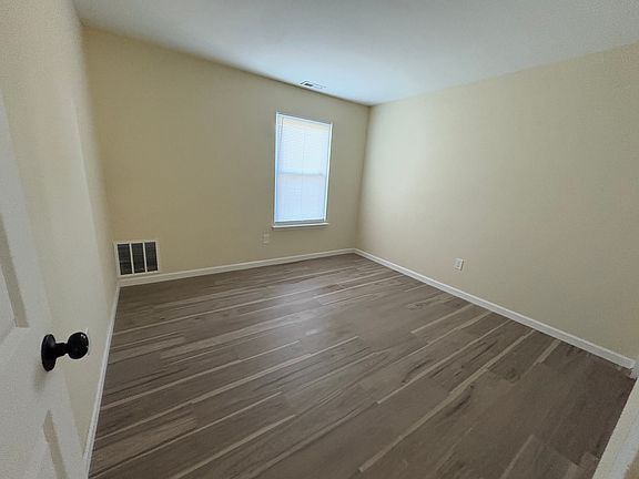 3rd image of 3511 Woodlands Dr #3511