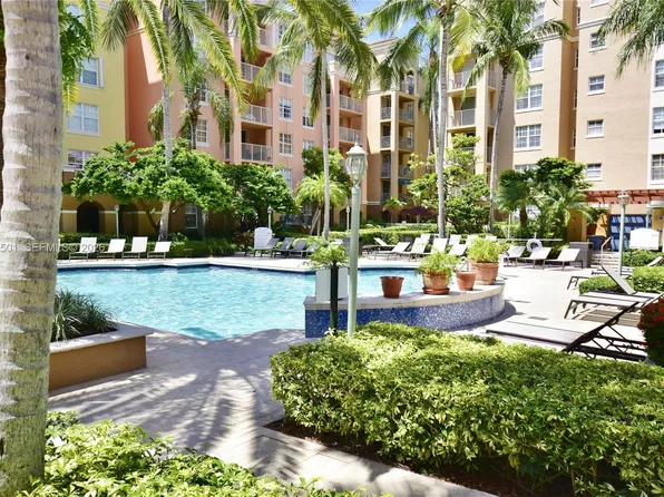 19501 E Country Club Dr, Aventura, FL