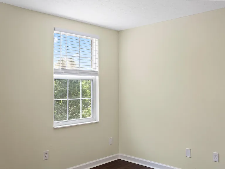 7694 Hillsdowne Cir — Photo 11