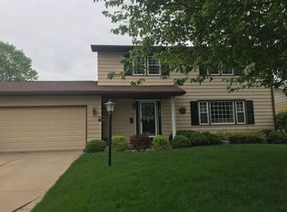 1006 34th St SE, Cedar Rapids, IA 52403