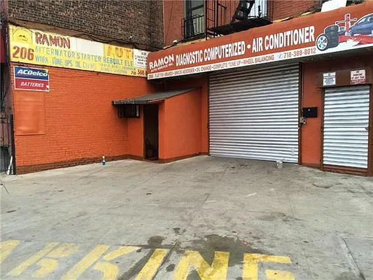 Sold by R New York | media 2