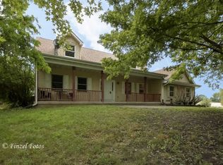 206 S Queen Anne Rd, Woodstock, IL 60098