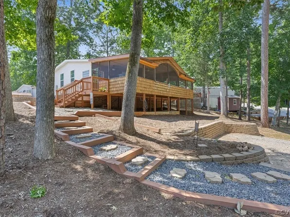 599 Boardman Dr, Bracey, VA 23919