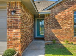 12505 SW 12th St, Yukon, OK 73099