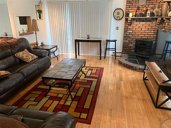 2nd image of 55 Carlton Dr E