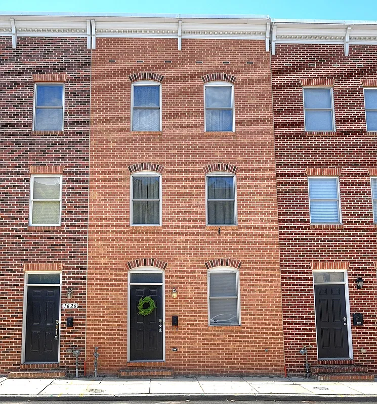 4 bed, 3.0 bath, 2400 sqft, $3,600 — Photo 1