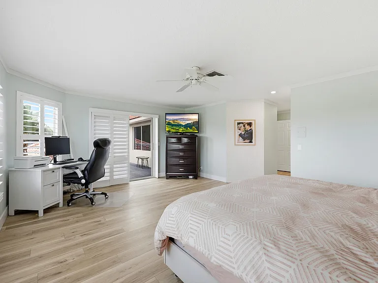 2 Monterey Pointe Dr — Photo 17