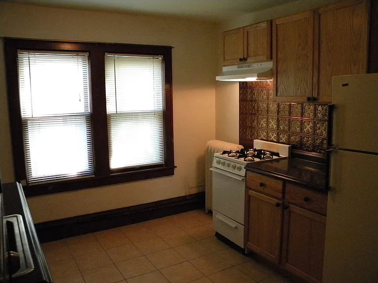 414 8th St SE — Photo 5