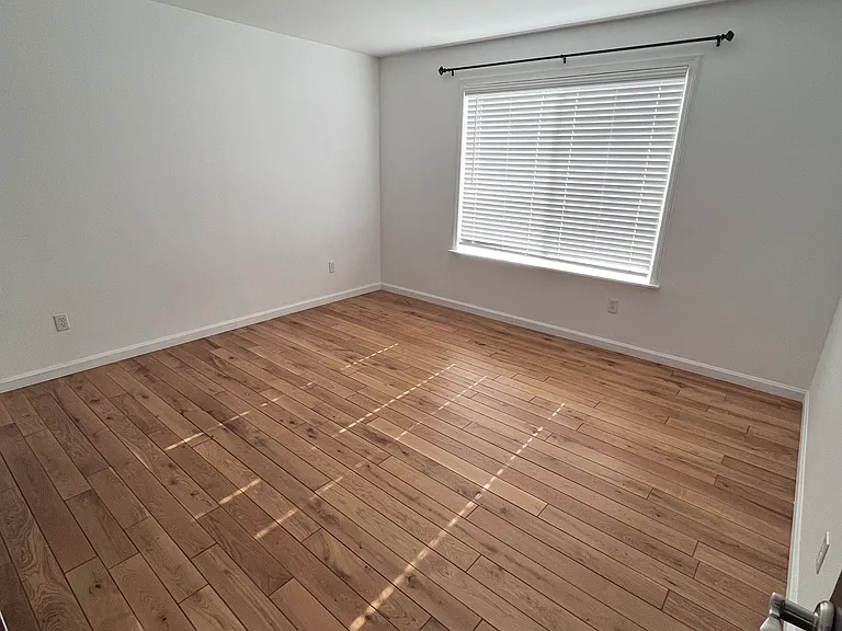 2603 S 86th Ave — Photo 11