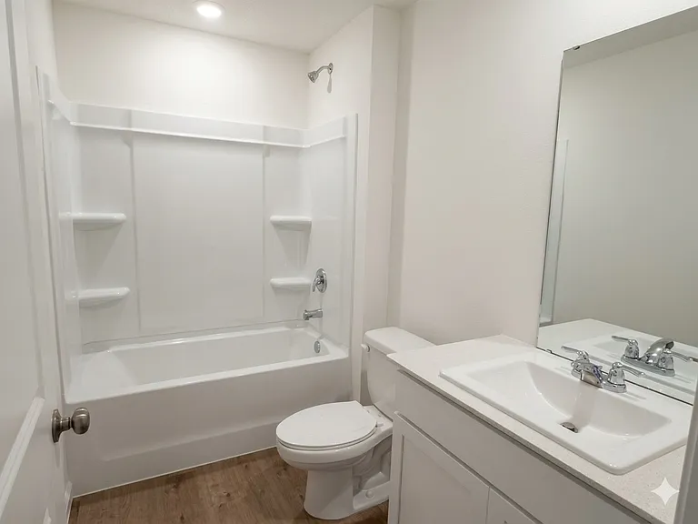 100 Bay Springs Blvd — Photo 5