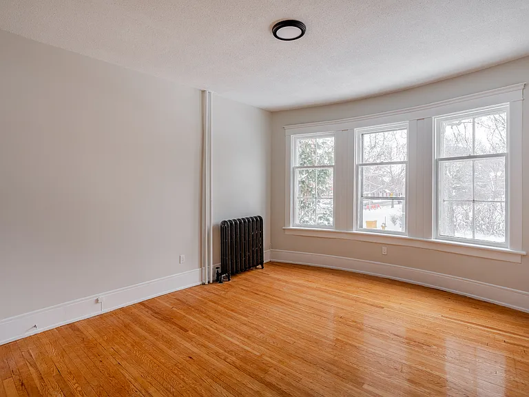 120 Wurtemburg St — Photo 21