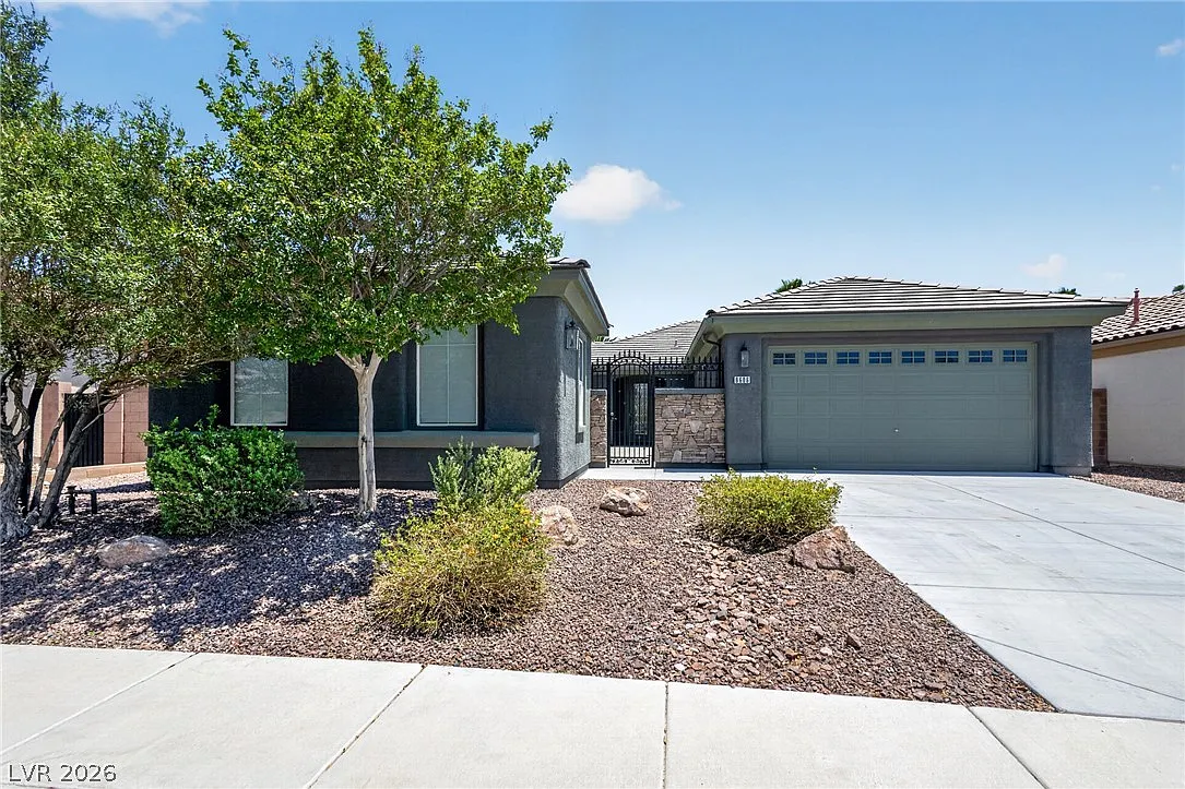4 bed, 3.5 bath, 2401 sqft, $3,300 — Photo 1