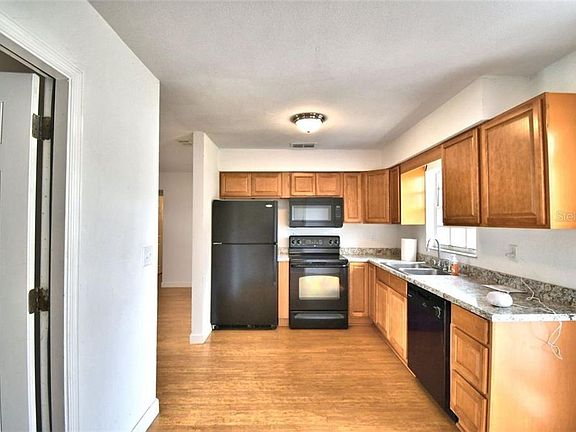 4th image of 601 S Orange Ave