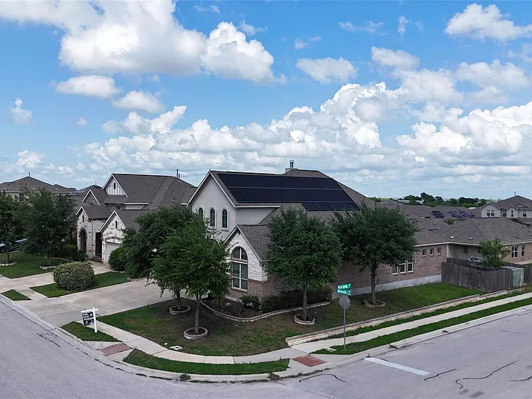 21301 Resource Rd — Photo 26
