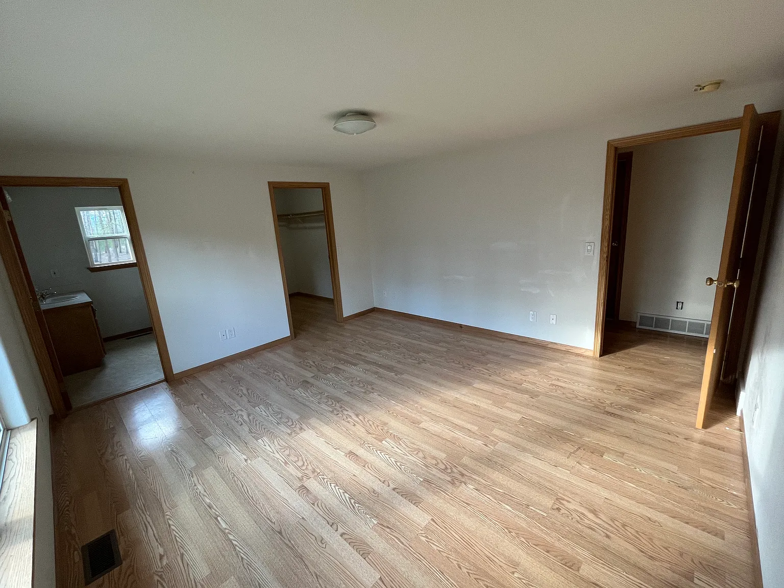 4 bed, 1779 sqft, $2,950 — Photo 2