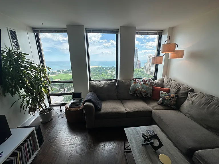 1660 N Lasalle St #2309 — Photo 8