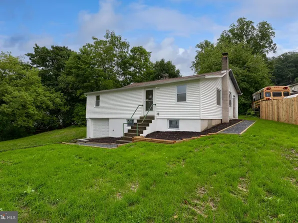 4 Elm Dr, Lebanon, PA 17046