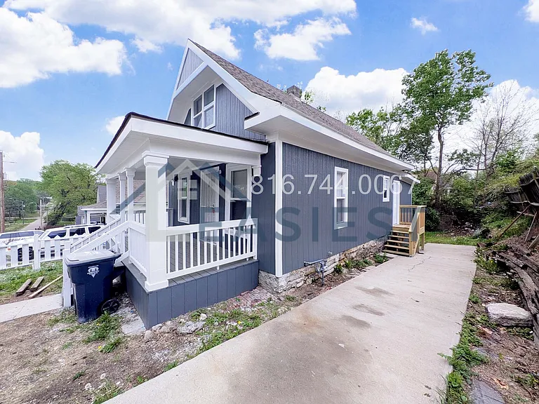 4501 E 19th St — Photo 19