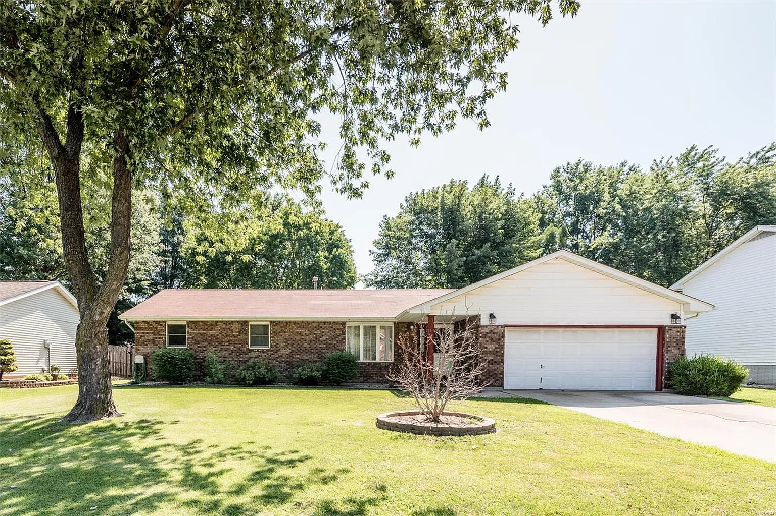 915 Albers Ln photo 1