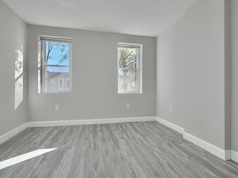 412 E Federal St — Photo 27
