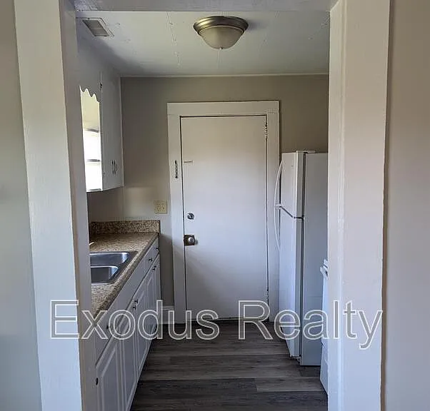 507 Midland Ave — Photo 17