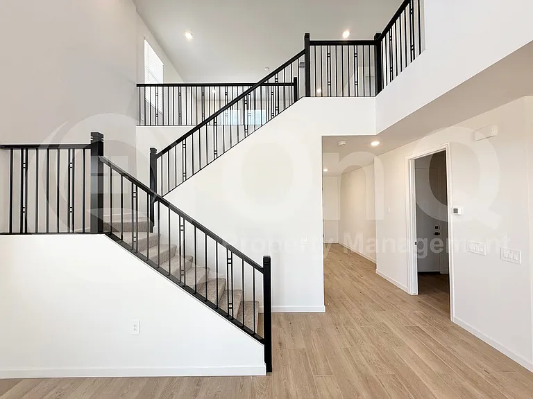 10042 S 23rd Ln — Photo 12