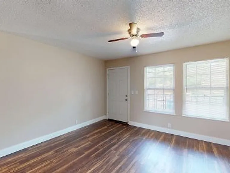 105 Michael Ave #2 — Photo 4