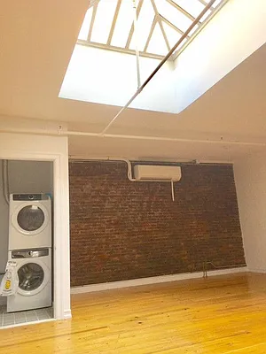 Rented by Keller Williams NYC | media 19