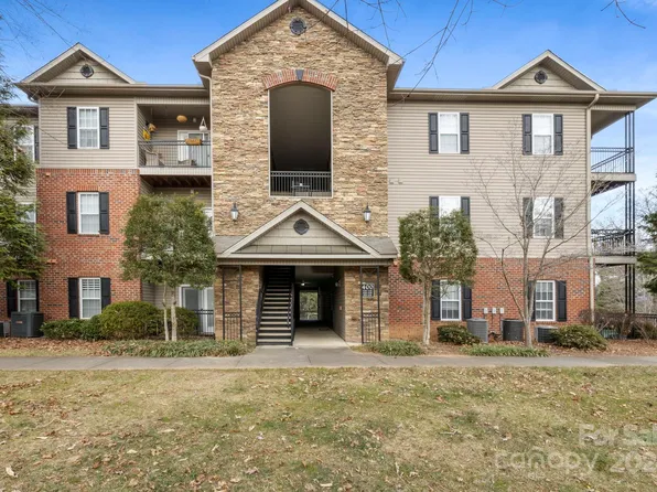 412 Appeldoorn Cir, Asheville, NC 28803