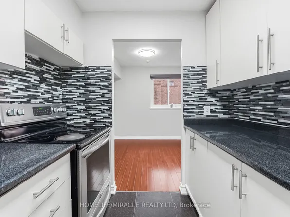 140 Ling Rd #103, Toronto, ON M1E 4V9