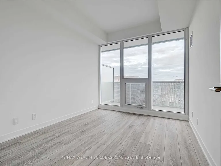 15 Holmes Ave #2206 — Photo 14