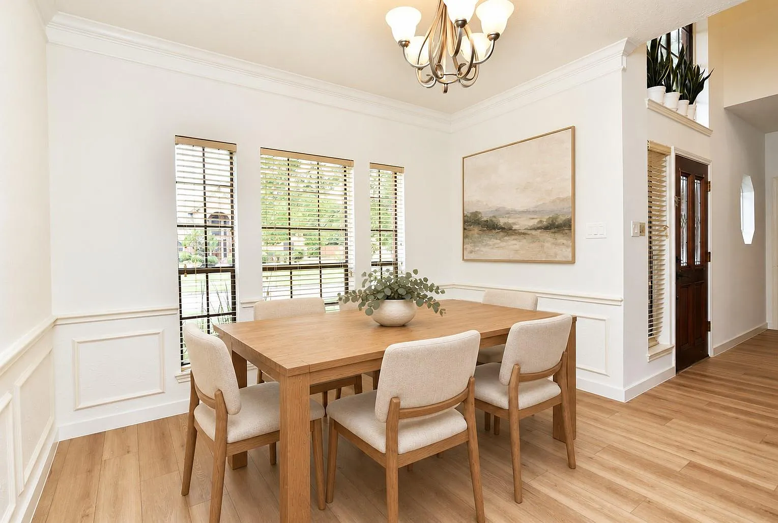 4 bed, 2.5 bath, 2438 sqft, $2,800 — Photo 3