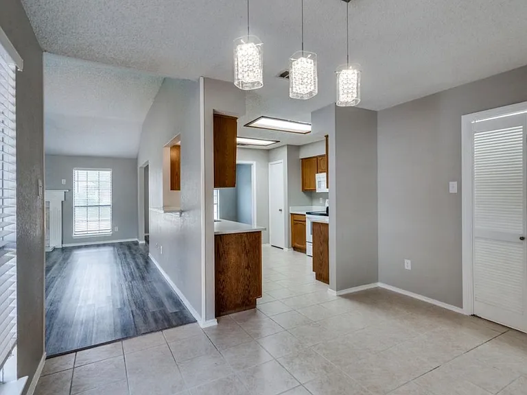824 Simon Dr — Photo 9