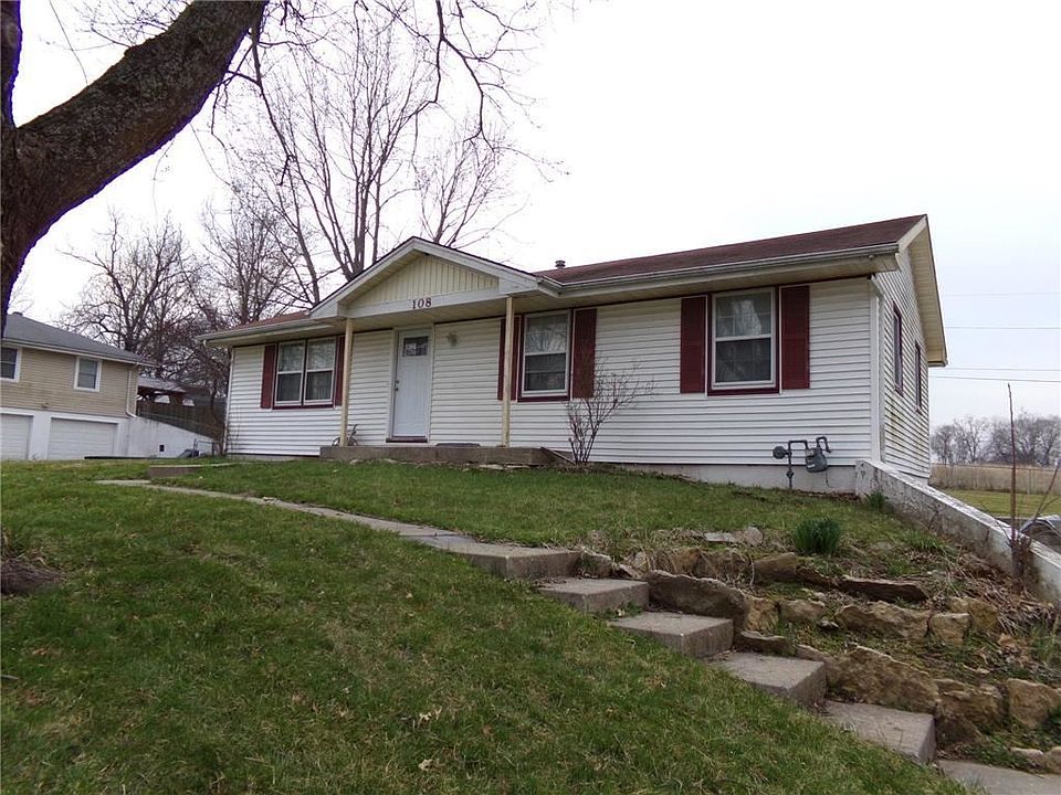 2nd image of 108 Kent St