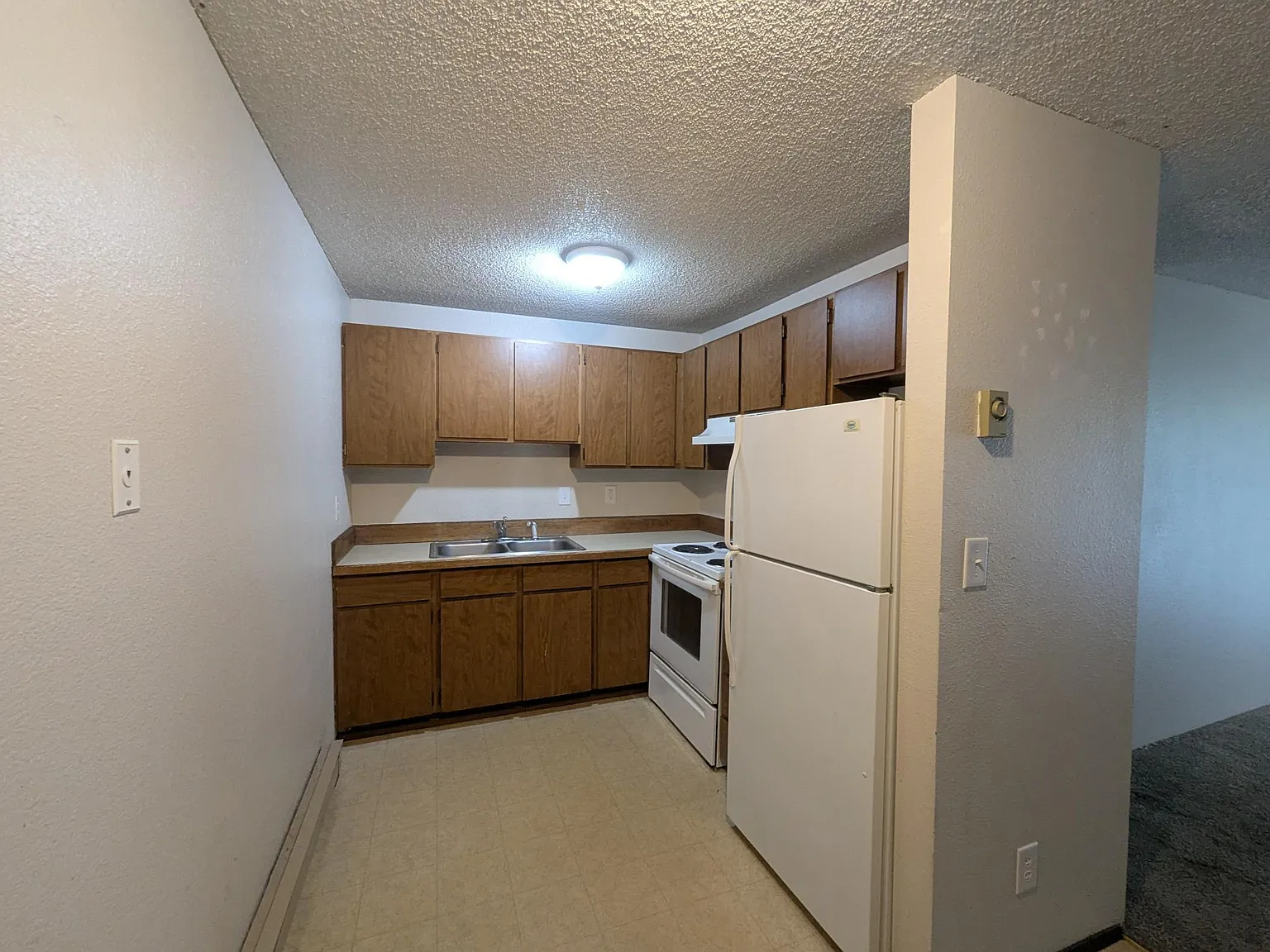 337 S Johnson St — Photo 2