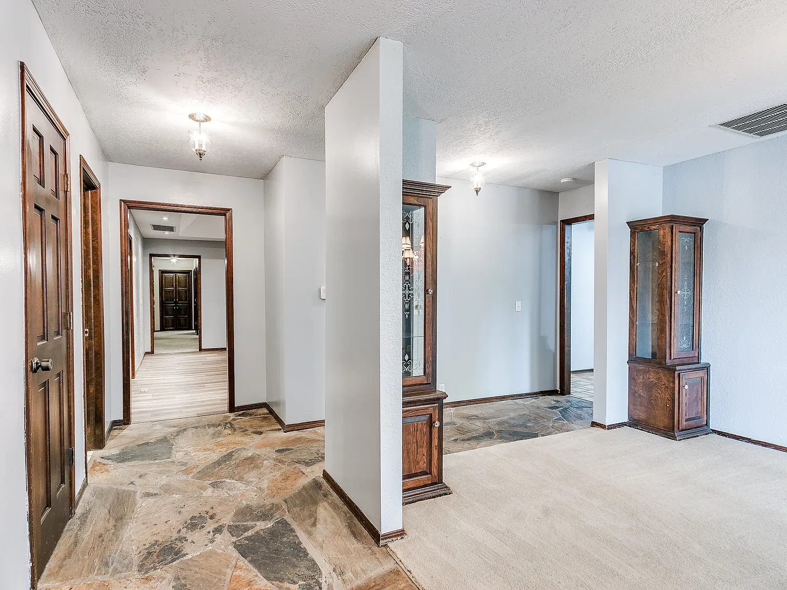 3 bed, 2.5 bath, 2461 sqft, $2,395 — Photo 4