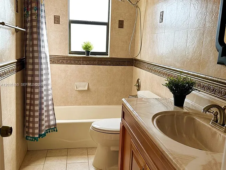 500 NE 2nd St #327 — Photo 17