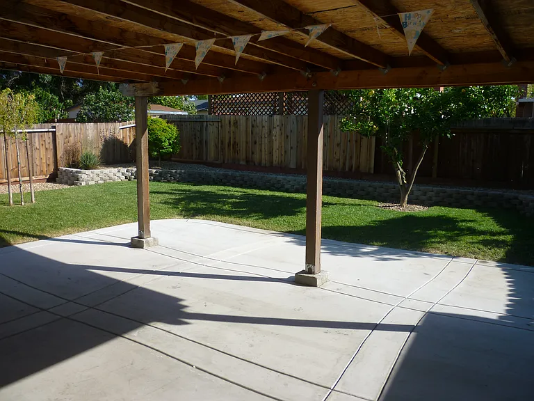 201 Thomas Way — Photo 14