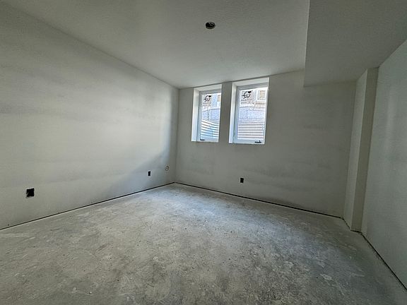 5th image of 1411 Rosemary Ln #A