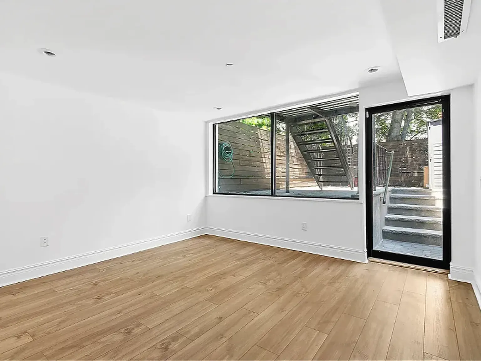 1083 Lafayette Avenue — Photo 1
