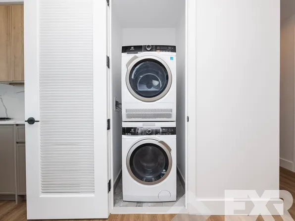 2230 Cropsey Avenue image 12 of 70