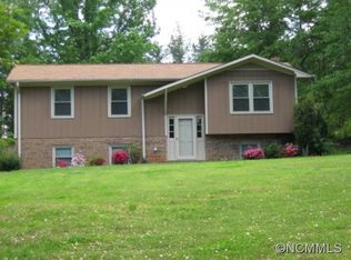 103 Mountain View Rd, Landrum, SC 29356