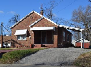 281 S 5th St, Albion, IL 62806