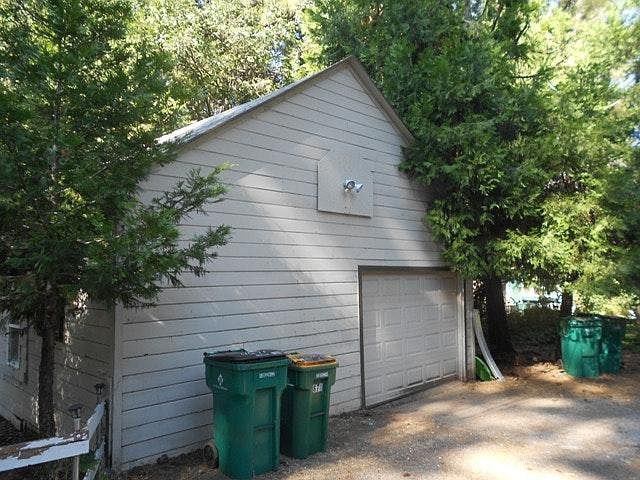 2nd image of 4898 Cedar Dr